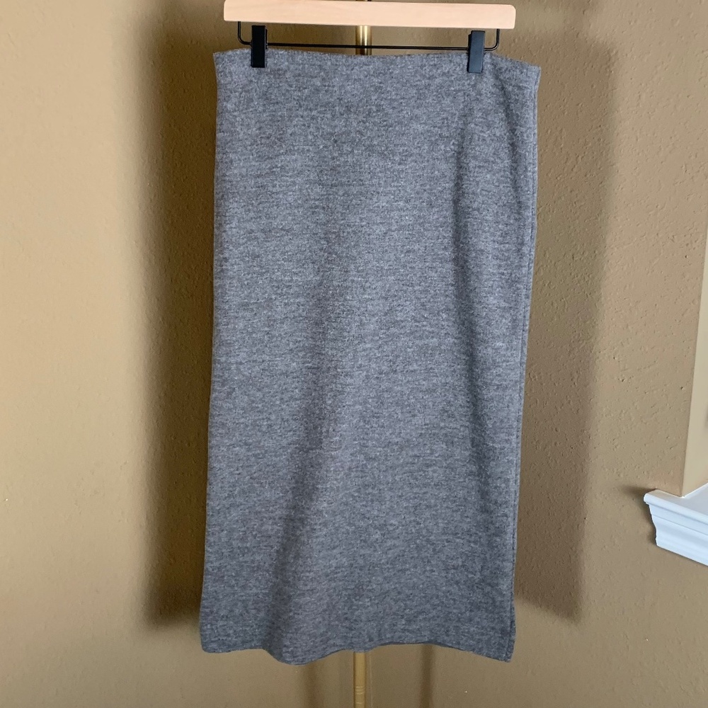 Zara NWT Gray Knit Midi Skirt Size L